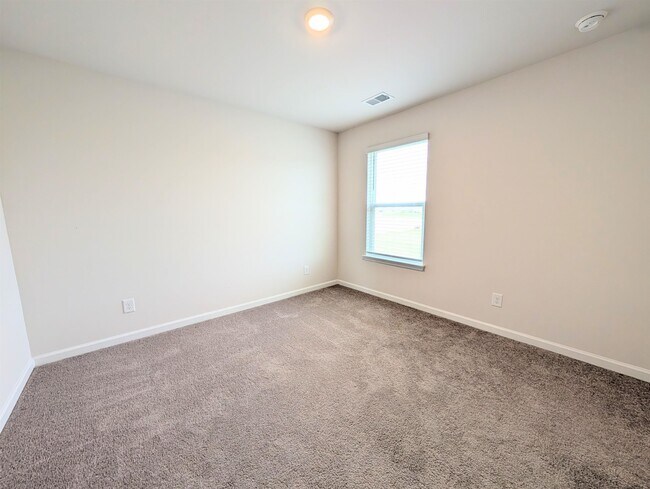 Building Photo - 851 Woodland Farms Cir