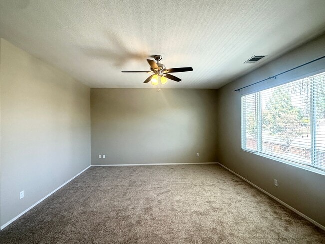 Building Photo - Beautiful Winchester 4-Bedroom  Home!