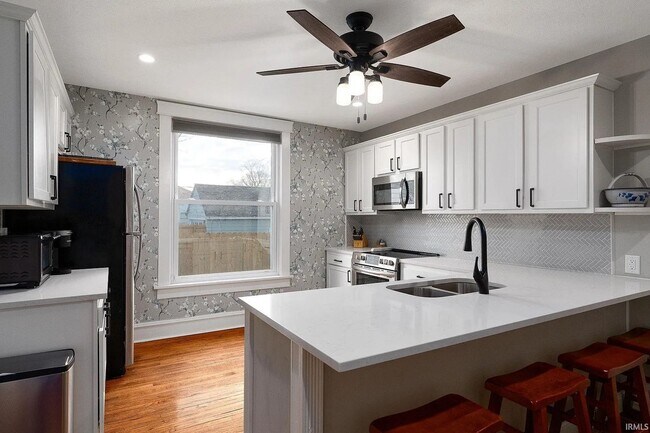 Building Photo - 4 Bedroom, Two Story House