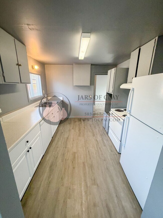 Building Photo - Dover Duplex 2025-1754
