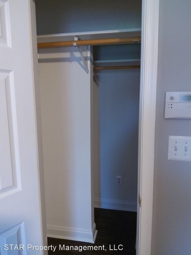 Building Photo - 2 br, 2 bath House - 1011 W. Cross St. - 1