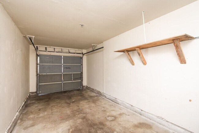 Building Photo - 700-702 Poplar Avenue