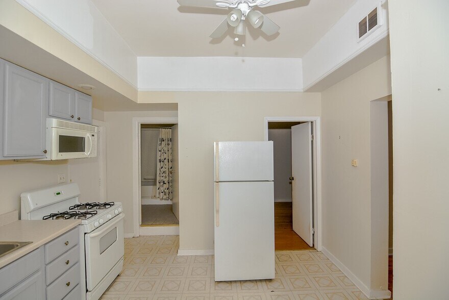 Building Photo - 1741 W Huron St