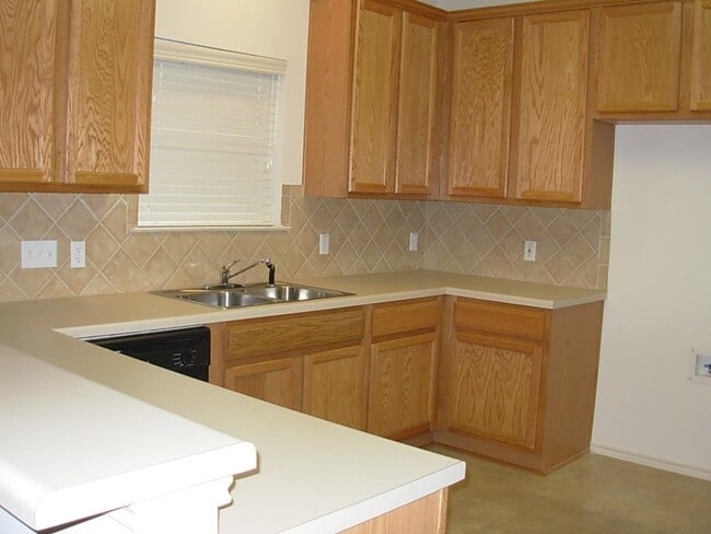 Building Photo - 2103 Keepsake Dr