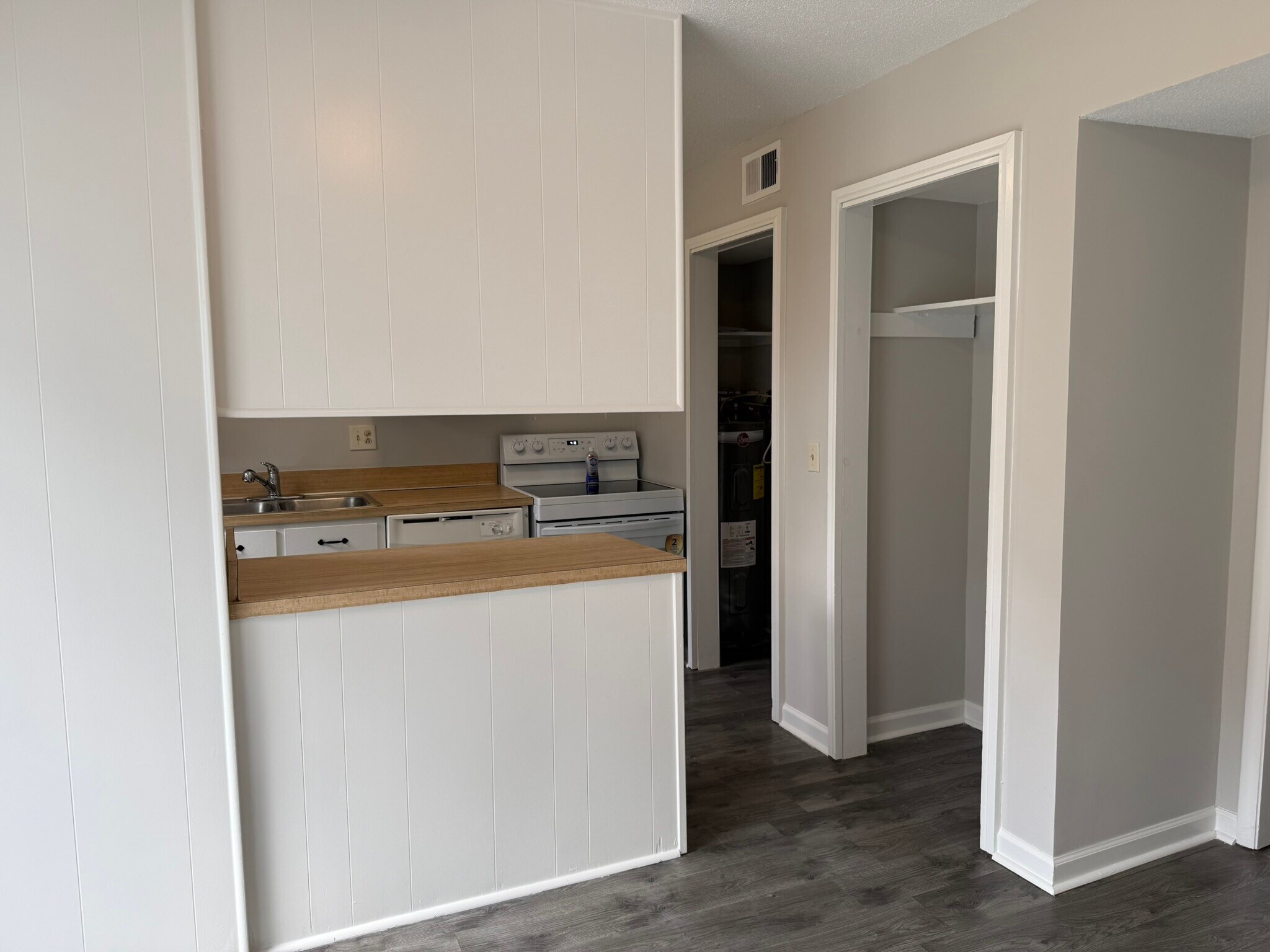 All new Midea appliances - 1613 Ashford Ln
