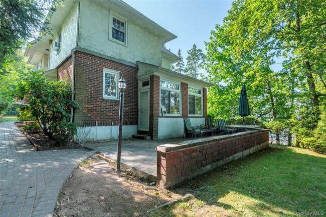 Building Photo - 11 4th Rd