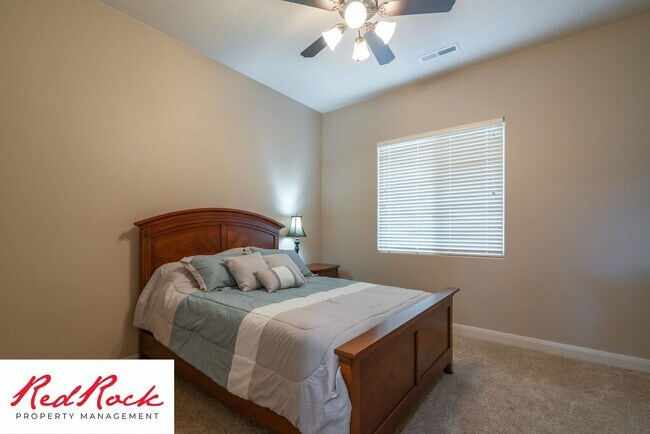 Building Photo - Minimally Furnished home in Little Valley!