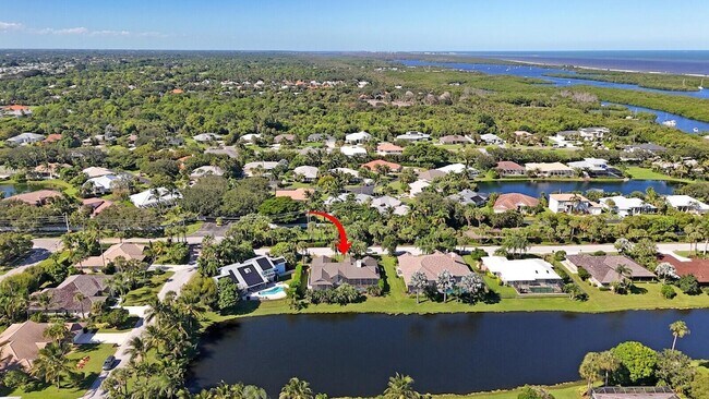 Building Photo - 8951 SE Marina Bay Dr