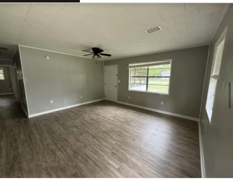 Building Photo - 193 Black Creek Lodge Rd