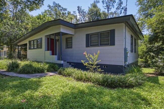Building Photo - 1641 Atkamire Dr