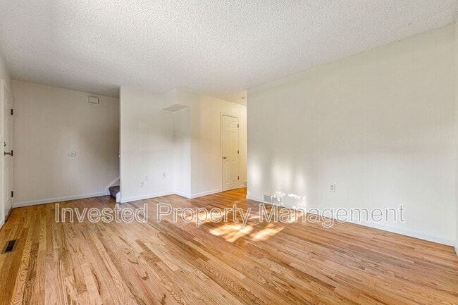 Building Photo - 588 S Eaton St