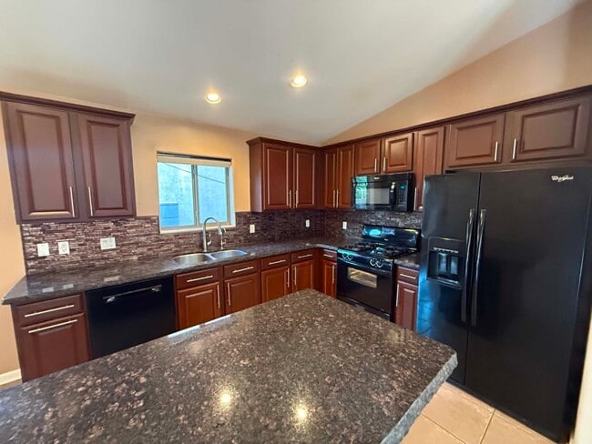 Building Photo - 8370 S Hunnic Dr