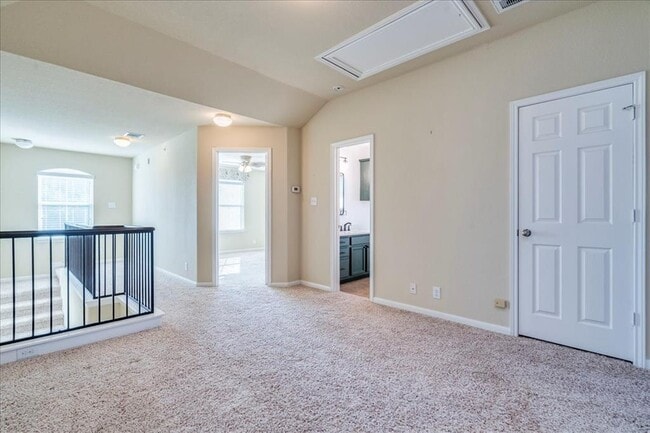 Building Photo - 512 Lookout Tree Ln