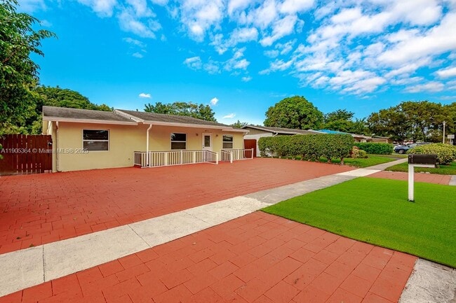 Primary Photo - 401 SW 76th Terrace