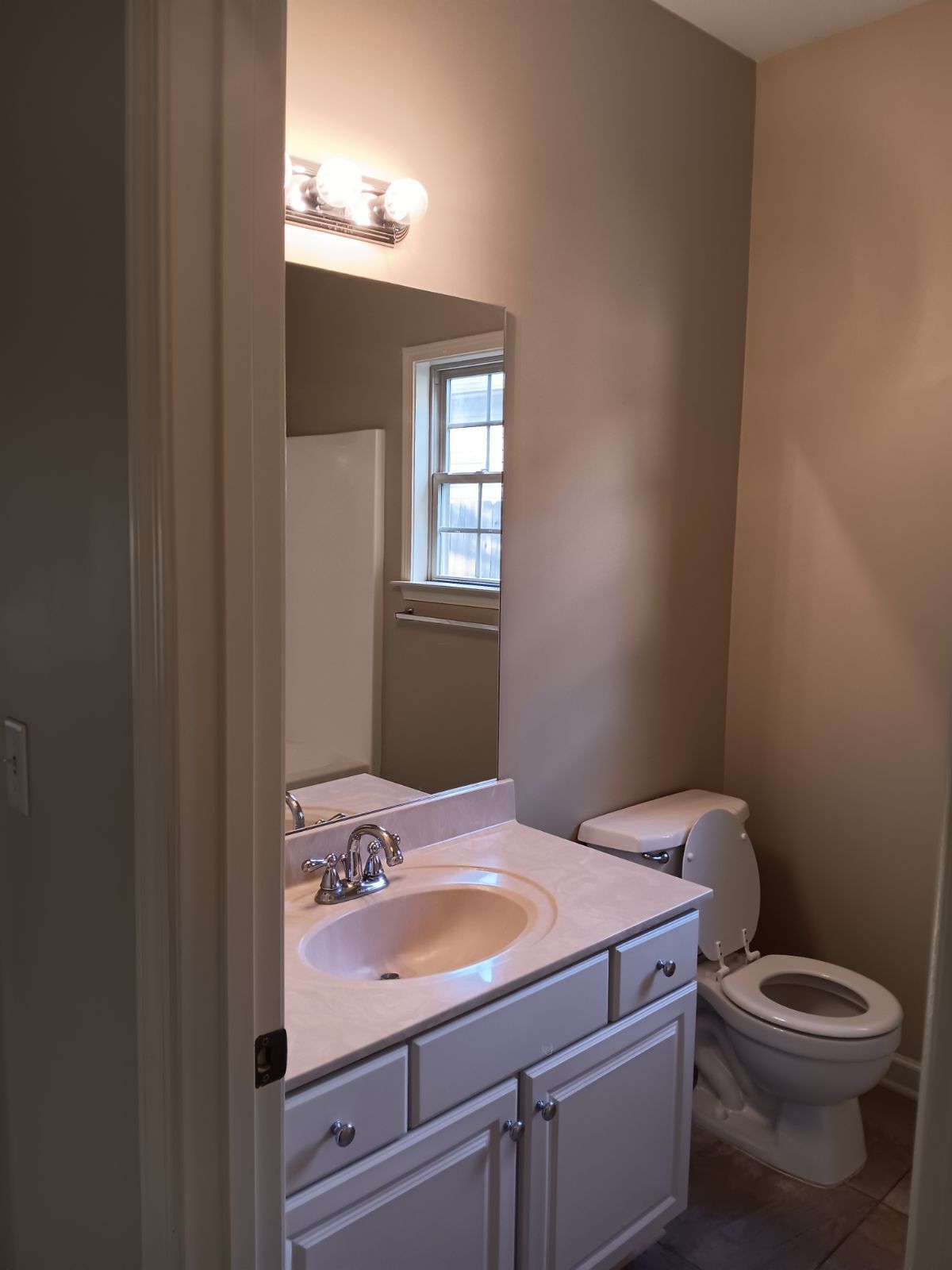 Bathroom 2 - 1007 Meriweather Dr