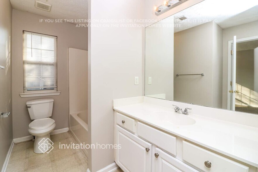 Building Photo - 8320 Somerset Way