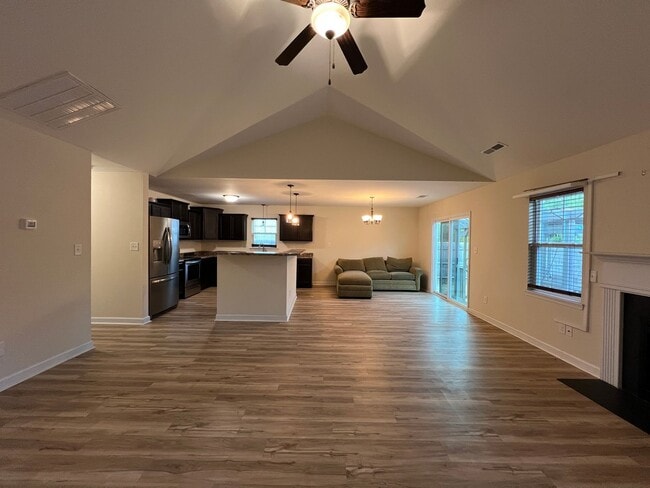 Building Photo - 310 Landon Ln