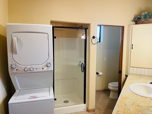 Building Photo - 250 B Kachina Drive, Sedona, AZ 86336, Lease-Only Service