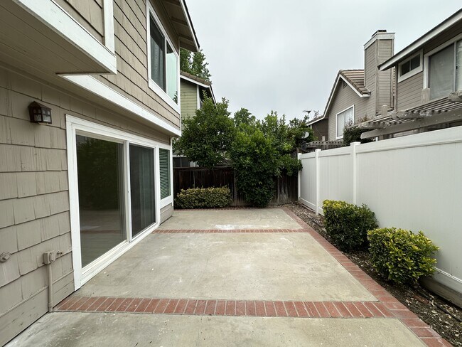 Building Photo - 15819 Antelope Dr