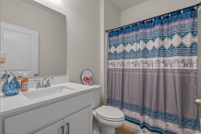 Building Photo - 847 Flowering Br Ave