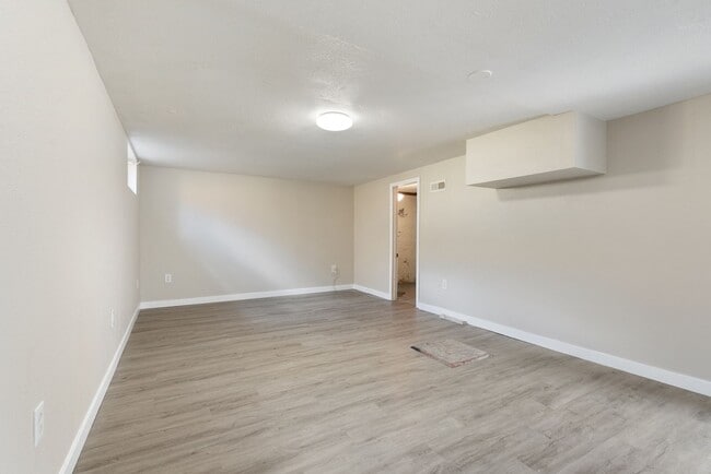 Building Photo - Charming 3 Bedroom Home in NE Portland!