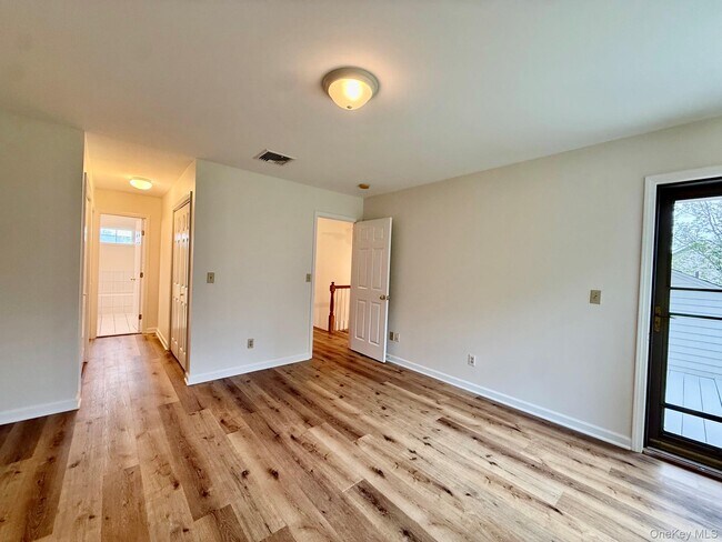 Building Photo - 73 Sandalwood Ln