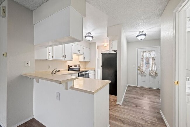 Building Photo - Beautiful 2-Bedroom Westminster Townhome with Private Patio