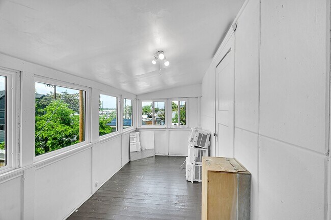 Building Photo - 2143 S Acoma St
