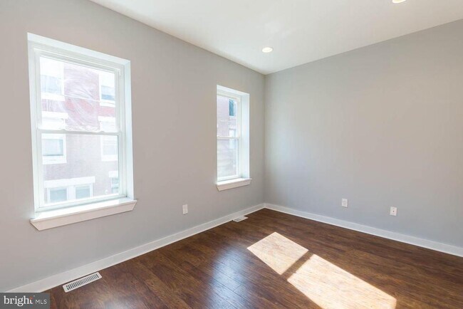 Building Photo - 1314 N Newkirk St