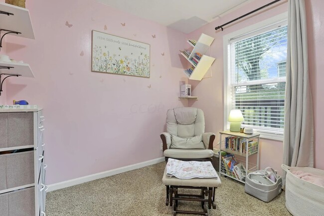 Building Photo - 455 Lakeview Dr