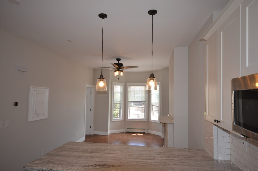 Building Photo - 12 Chelsea St