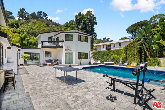 Building Photo - 1750 N Beverly Glen Blvd