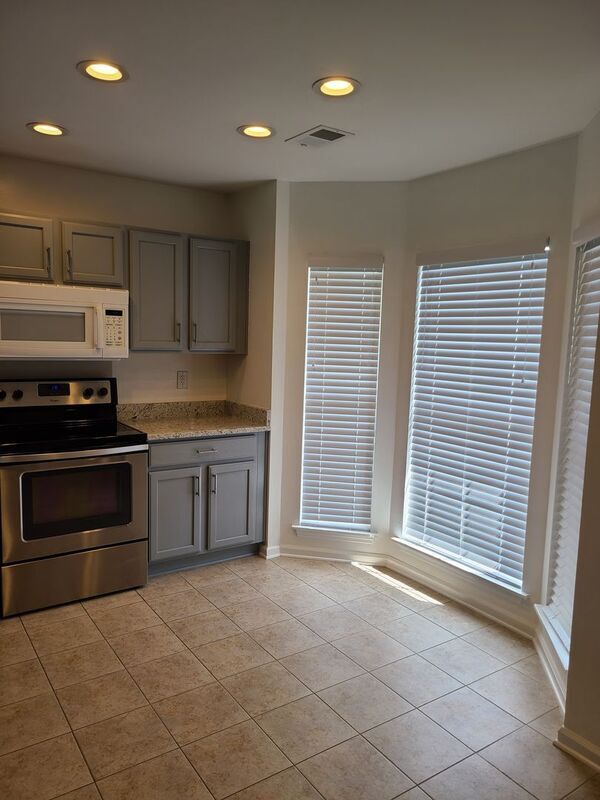 Building Photo - 2725 Palmetto Hall Blvd