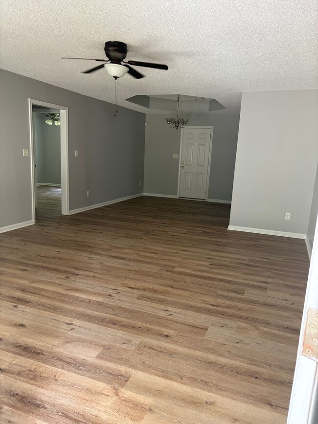 Building Photo - 1404 Georgia Ave SE