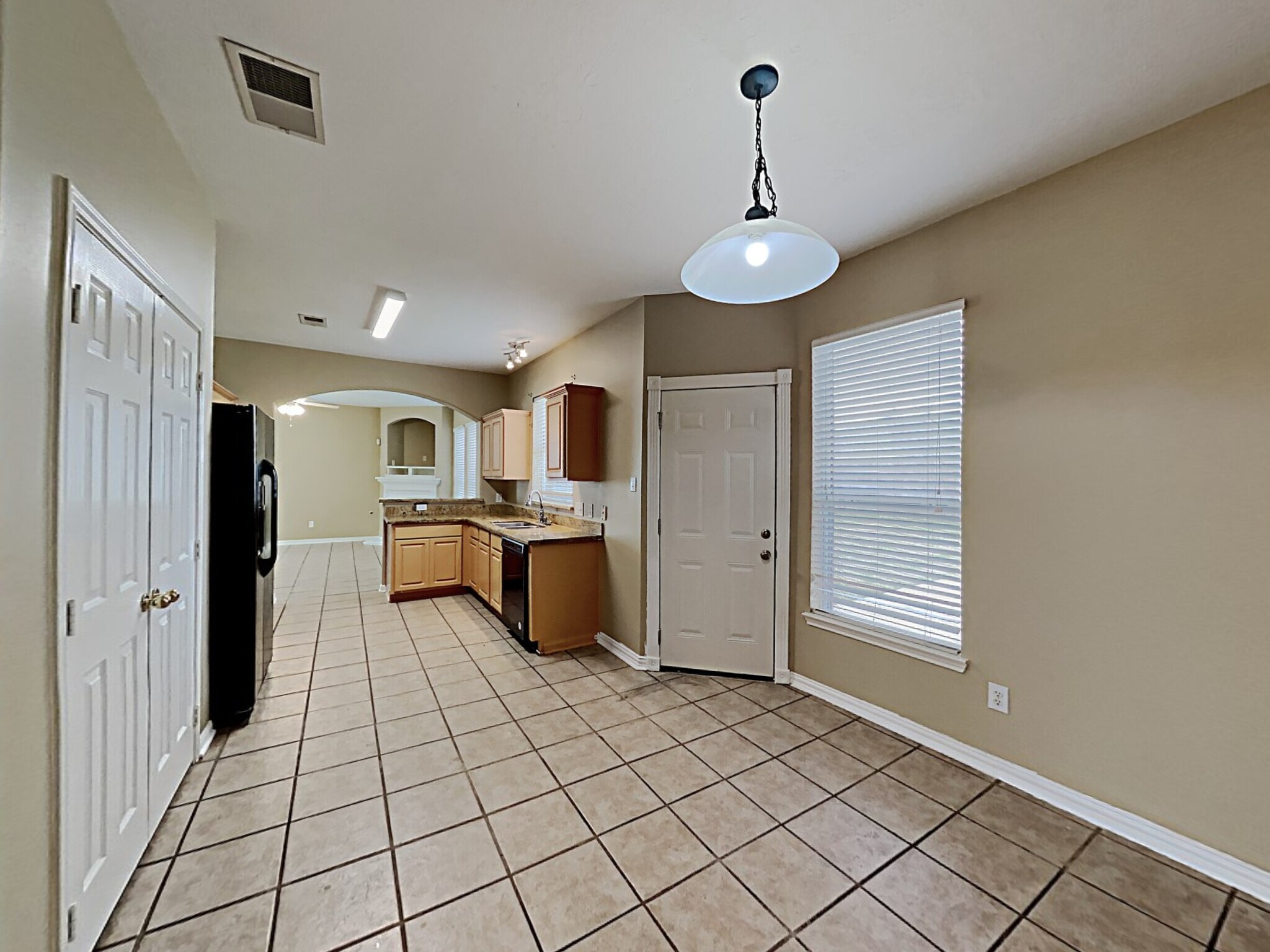 Building Photo - 411 Cedar Point Dr