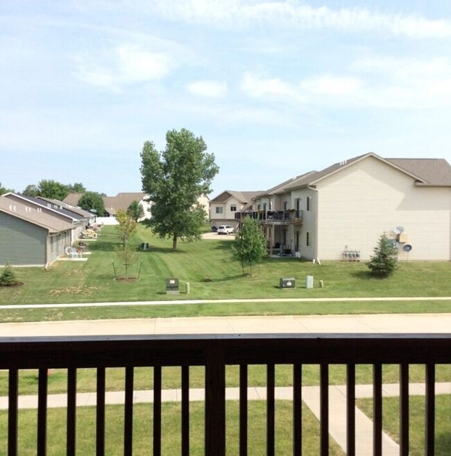 Building Photo - $1,200 | 2 Bedroom, 2 Bathroom Condo | No ...