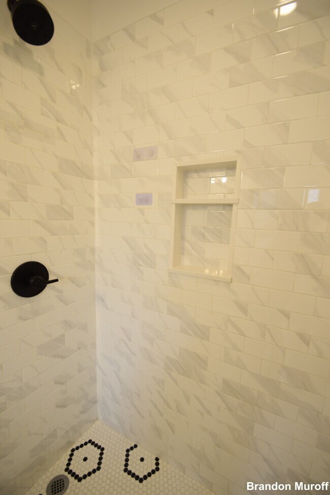 Building Photo - 15 Maywood St