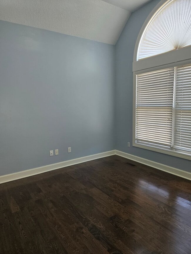 Building Photo - Beautiful Reserve at Heritage Park home!!!