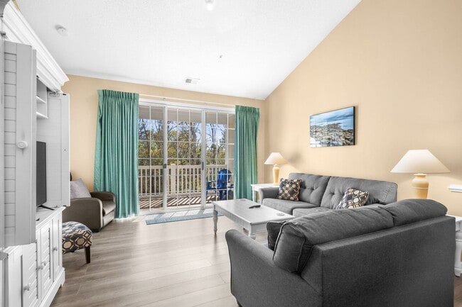 Building Photo - 6015 Catalina Dr