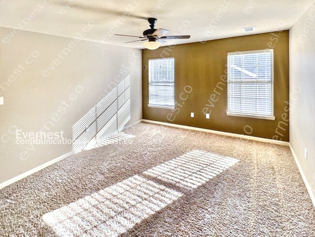 Building Photo - 958 James Madison Dr