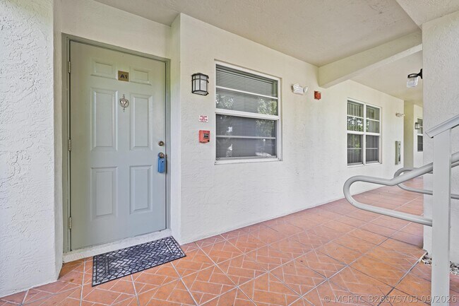 Building Photo - 1105 Bahama Bend