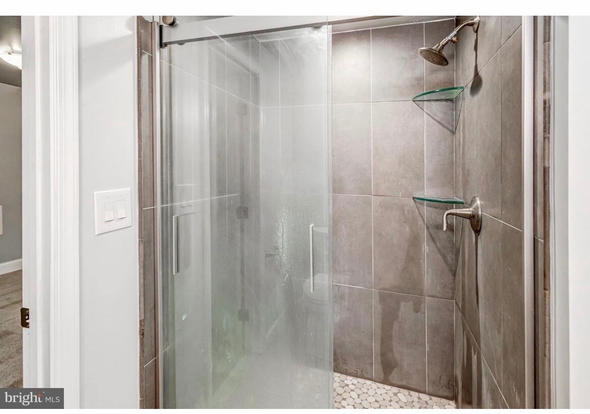 Building Photo - 15242 Streamside Ct