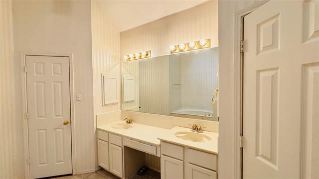 Building Photo - 6921 Barbican Dr