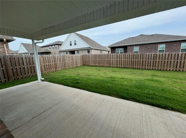Building Photo - 2111 Periwinkle Pl