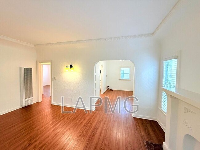 Building Photo - 2751 Pomeroy Ave