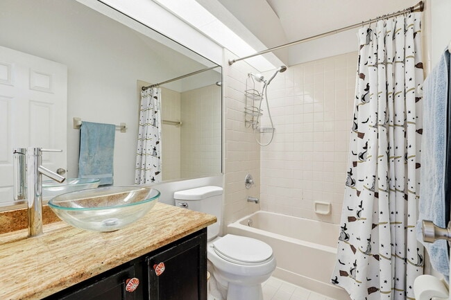 Building Photo - 2801 Donaldson Dr