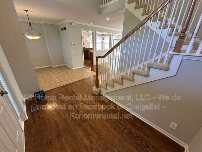Building Photo - 5605 W 153rd Terrace