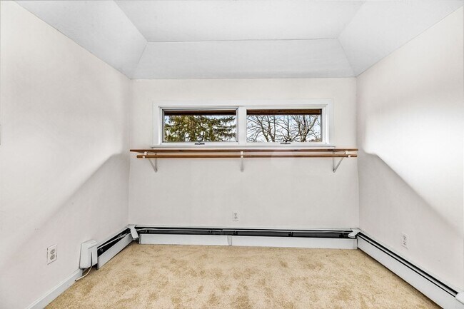 Building Photo - 328 East St