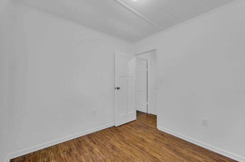 Building Photo - 303 Martin Cir