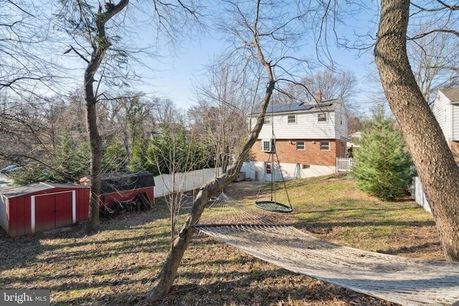 Building Photo - 426 E Hinckley Ave